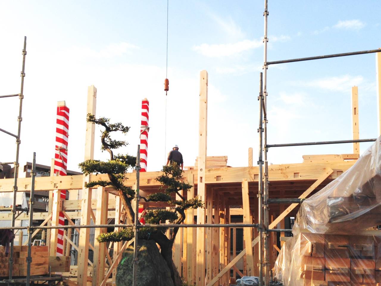 守山の家Ｓ邸建て方その1「大黒柱と地棟」